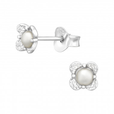 Flower - 925 Sterling Silver Pearl Stud Earrings SD47028