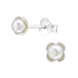 Flower - 925 Sterling Silver Pearl Stud Earrings SD47103